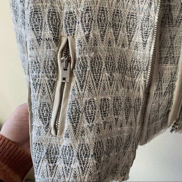IRO Tweed Cream Jacket size S scoop neck wit zipper leather detail - Picture 9 of 12
